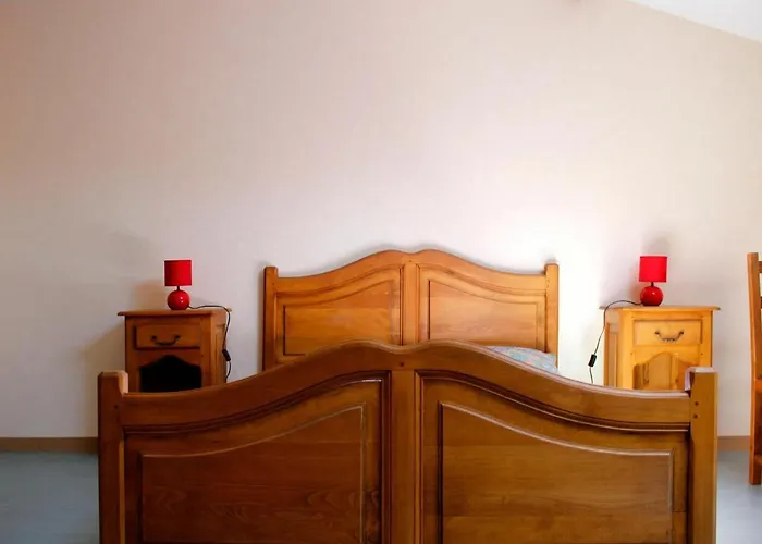 Holiday home Authentique A Avec Cheminee, Terrain Clos, Proche Thermes Et Activites Culturelles - Fr-1-589-116 Isches