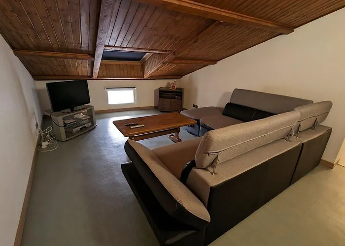 Authentique A Avec Cheminee, Terrain Clos, Proche Thermes Et Activites Culturelles - Fr-1-589-116 Isches