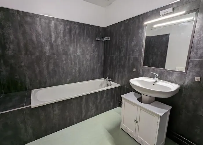 Holiday home Authentique A Avec Cheminee, Terrain Clos, Proche Thermes Et Activites Culturelles - Fr-1-589-116